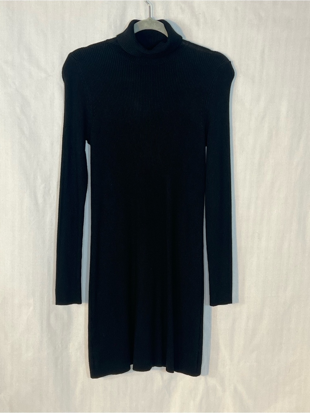 Talula Aritzia Black Knit Fitted Vertical Ribbed Long Sleeve Turtleneck M/L